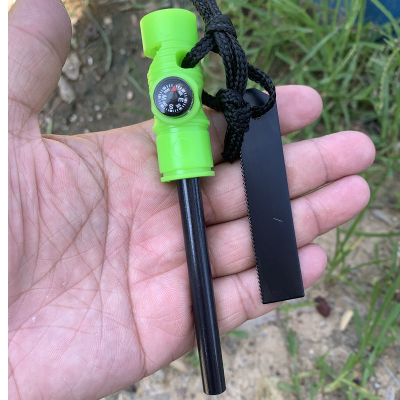 Overlevingsmagnesiumstaaf met  - Ferro Rod Striker recensie en prijs